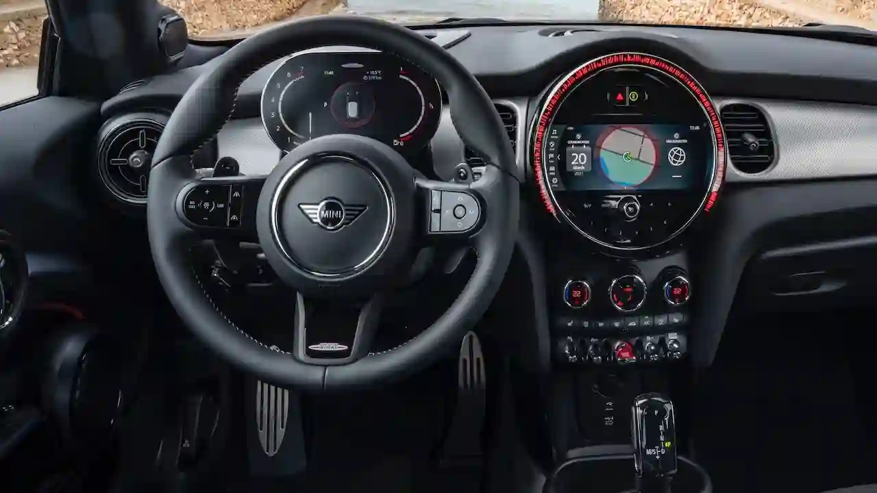 Новый MINI John Cooper Works: экстремальное удовольствие от вождения