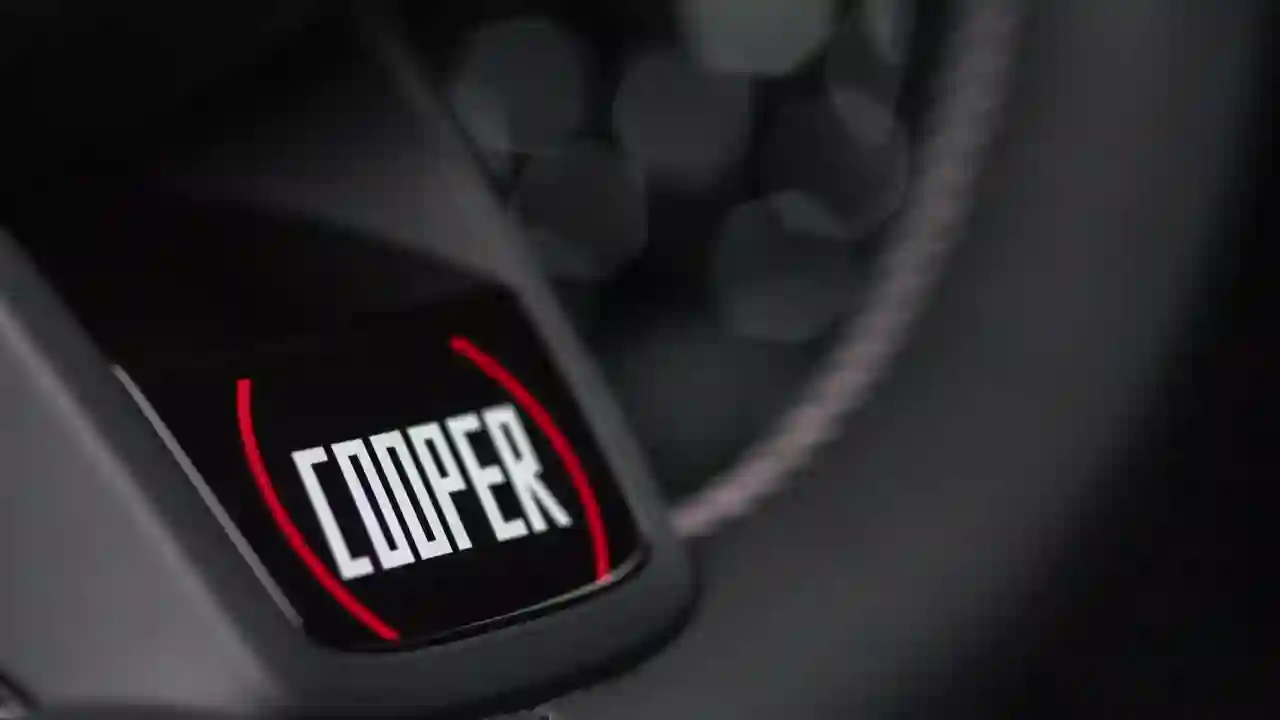 Специальная серия MINI Anniversary Edition: традиционный спортивный дух имени Джона Купера
