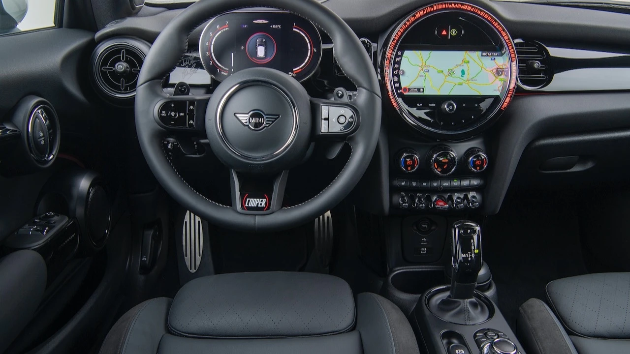 Специальная серия MINI Anniversary Edition: традиционный спортивный дух имени Джона Купера