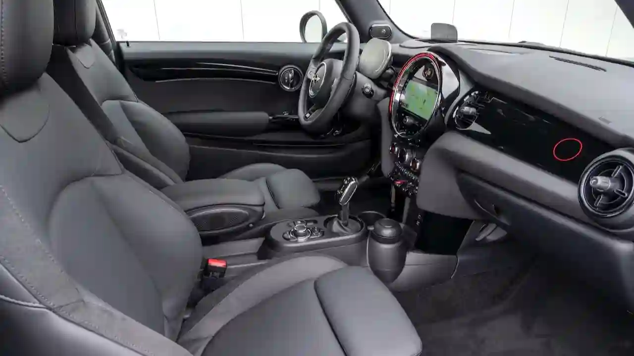 Специальная серия MINI Anniversary Edition: традиционный спортивный дух имени Джона Купера